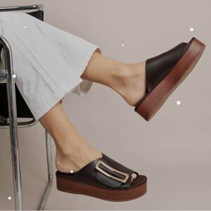 Kelsi Dagger Brown Platform Slides